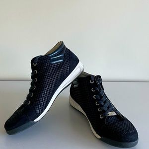 Luftpolster Dark Blue Sneakers size 9.5